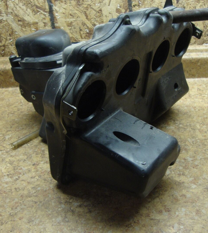 2005 Kawasaki ZR750K ZR750 ZR 750 K ZR7 Air Filter Intake Box B2