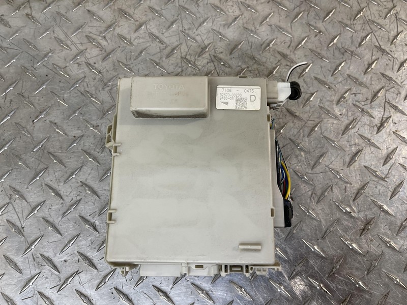 2006-2011 Lexus 82670-30230 8267030230 Fuse Box Relay Control Module OEM