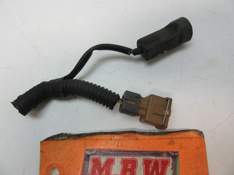 COOLANT TEMPERATURE SENSOR WIRE PLUG CONNECTOR 2.0L ENGINE HARNESS CLIP WATER