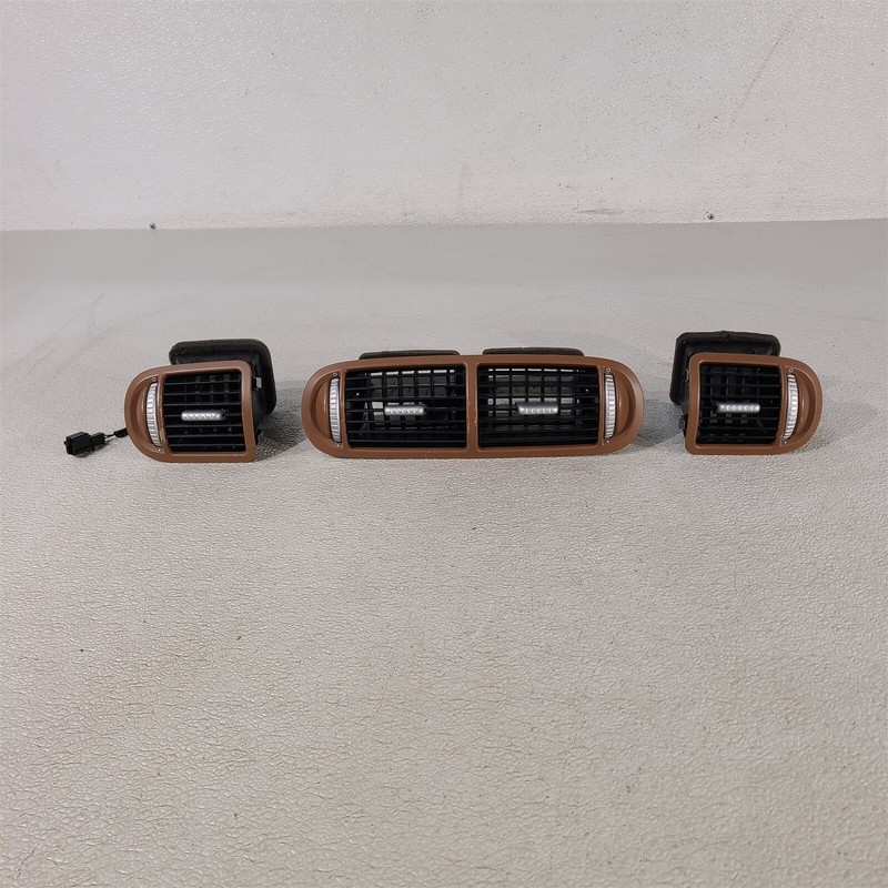 03-10 Porsche Cayenne Dash A/C Vent Set Oem Aa7483