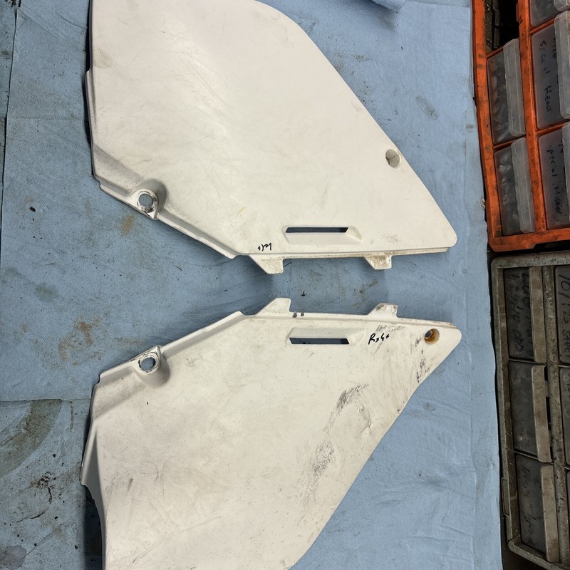 1999 Suzuki RM250 RM 250 RM125 Side Body Panels Oem