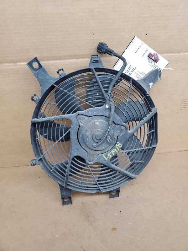 Radiator Fan Motor Fan Assembly Condenser 6 Cylinder Fits 01 FRONTIER 271670