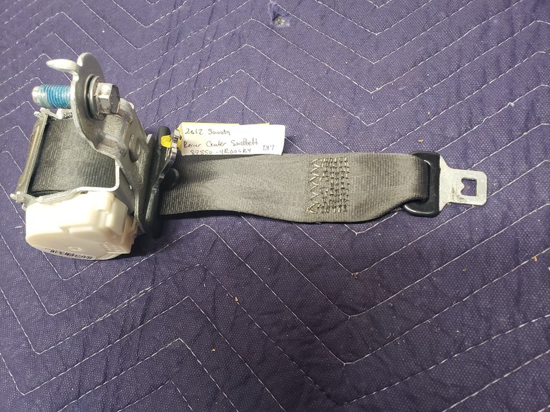 11-15 GENUINE OEM Sonata 898504R000RY Rear center Belt Retractor Assembly