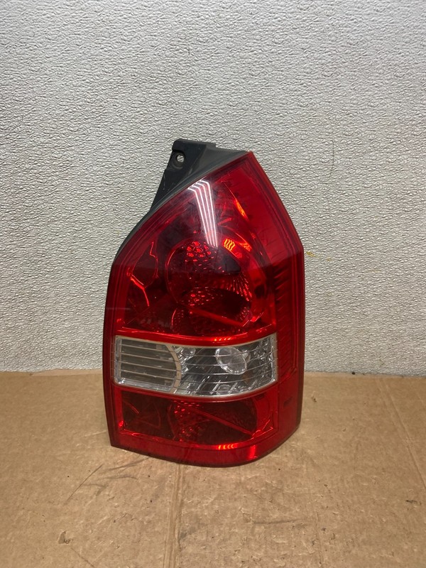 2005 to 2009 Hyundai Tucson Right Passenger Rh Tail Light OEM AA1525 GD