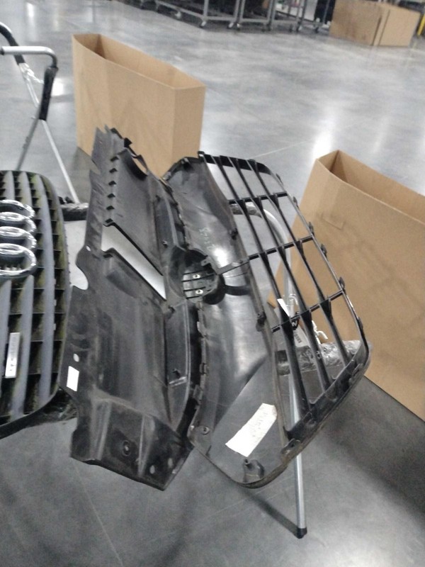 2015 Hyundai Tucson Grille OEM Black Good Condition 4DR SUV NJ25-23423-593647