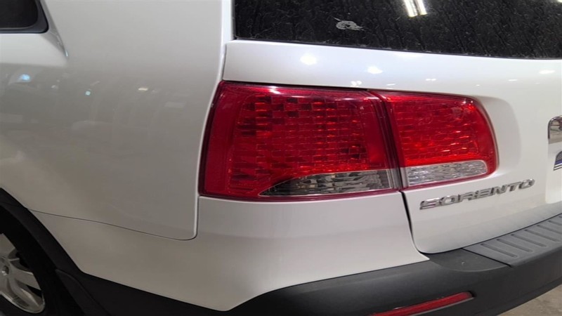 Driver Tail Light Quarter Panel Mounted Incandescent Fits 11-13 SORENTO 3459773