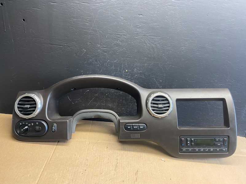 2003 to 2006 Ford Expedition Dashboard Speedometer Radio Bezel Air Vent AB9352DG