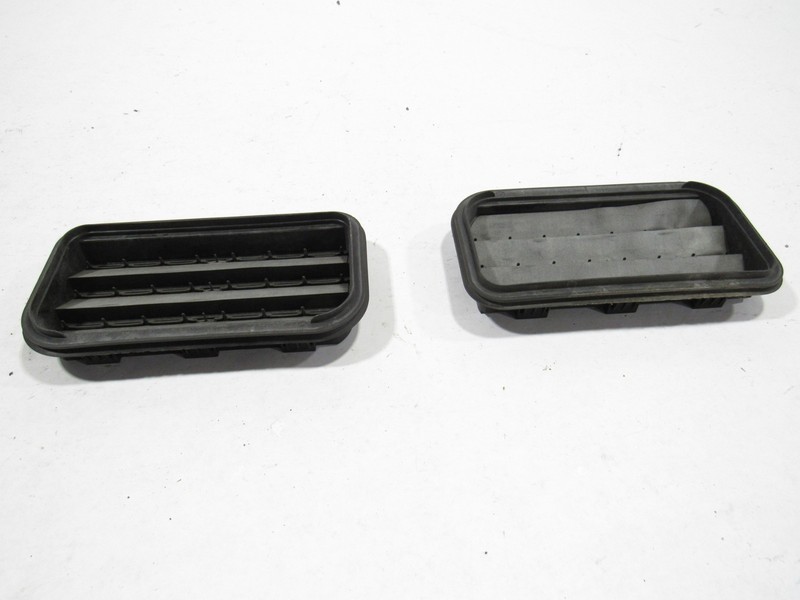 Porsche Boxster S 2014 Rear Left Right Quarter Cabin Air Vent Set 2 PCS 13-16;:A