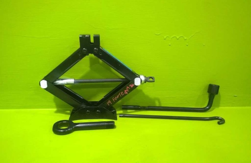 19 FORTE EMERGENCY JACK AND CASE OEM 3919-86