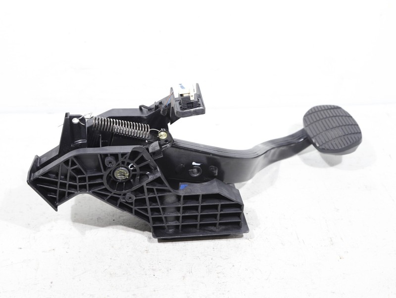 2016 - 2022 BMW X1 F48 BRAKE STOP PEDAL W/ BRACKET OEM 76K