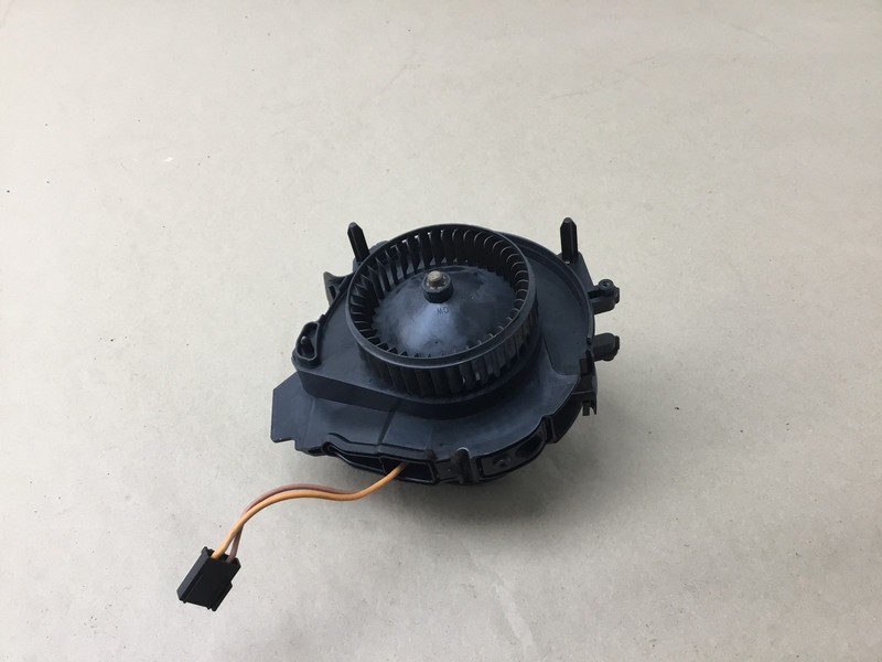 Bentley Bentayga 2019 V8 Rear AC A/C Heater Blower Motor Fan 16-20 ;:Y