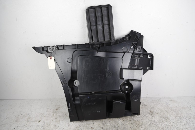 17-20 BMW M550i 540i 530i G30 REAR BUMPER LEFT GUIDE MOUNT SUPPORT BRACKET OEM