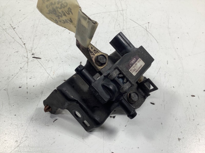 96-00 Honda Civic DX LX Solenoid Control Purge Valve OEM