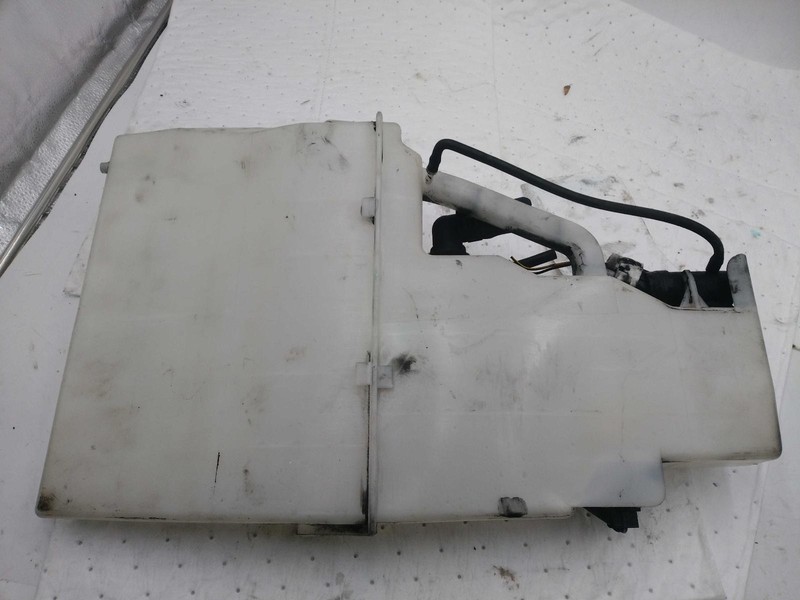 2015 Hyundai Genesis Washer Fluid Reservoir OEM Blue 3.8L 144K Miles