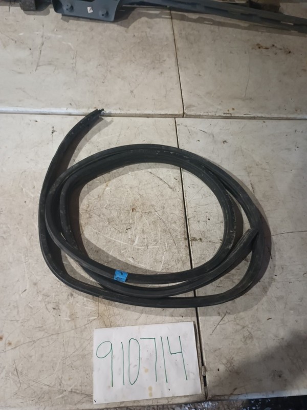 98-03 Mercedes ML500 Rear Left Door WeatherGasket Seal Rubber