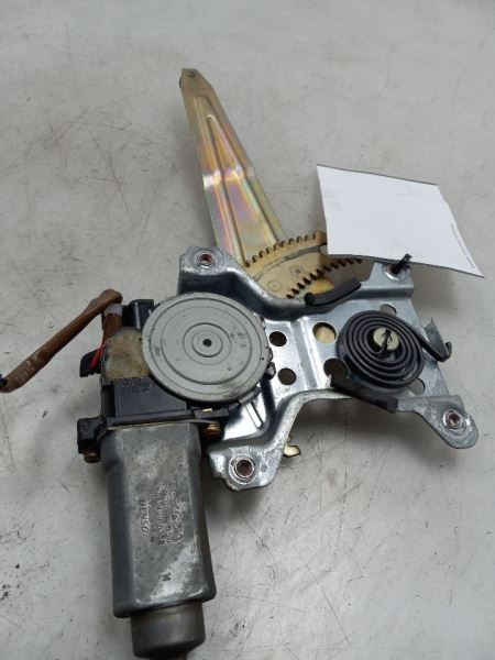 98-02 TOYOTA COROLLA LE 1.8L FWD AT WINDOW REGULATOR