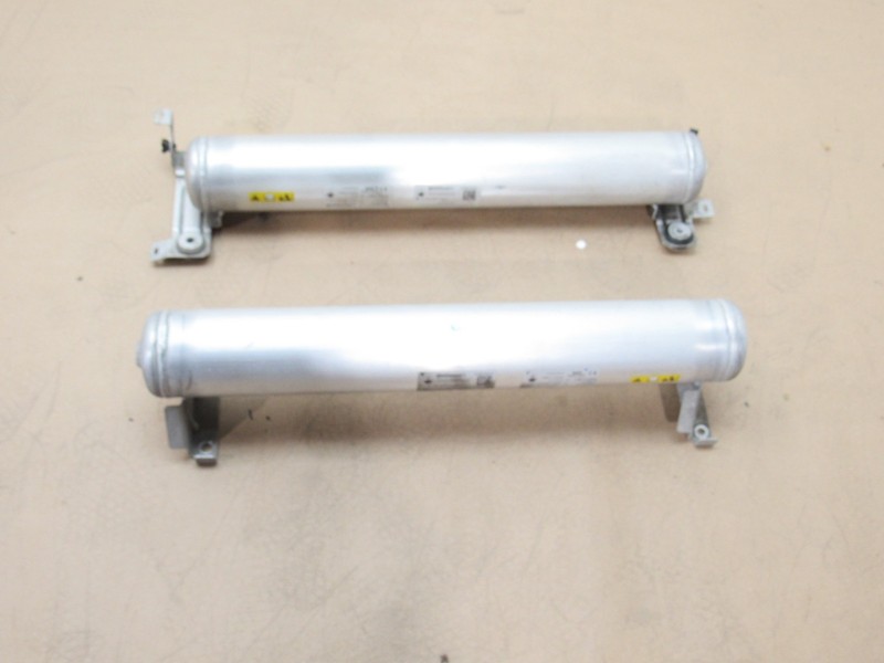 Maserati Levante 2018 Air Suspension Reservoir Tank Set 2 PCS 16-24 ;#4