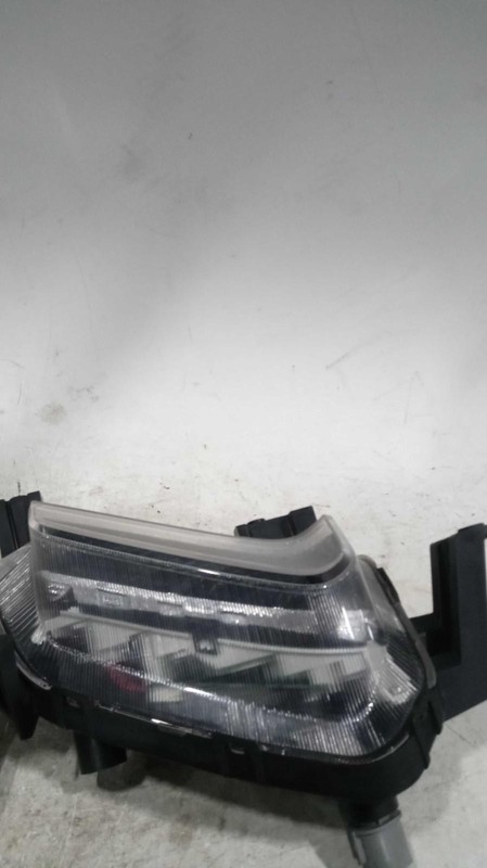 2017 Hyundai Elantra Right Red Daytime Running Light 627622 Used 127K Miles