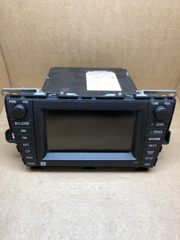 2010-2011 Toyota Prius Navigation Radio Receiver Display OEM E7022 86120-47390