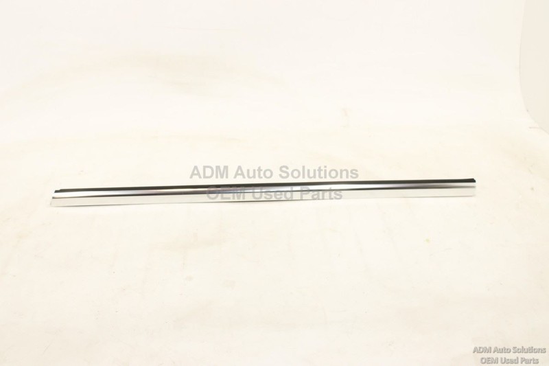 2014-2019 MERCEDES CLA250 C117 FRONT LEFT SIDE DOOR WINDOW BELT MOLDING OEM