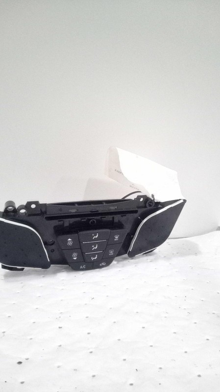Used A/C Selector Switch fits: 2016 Buick Lacrosse control panel w/heated seat o
