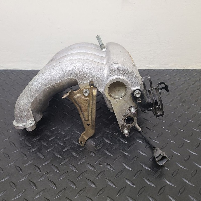 95-00 Toyota Tacoma 2.4L 2.7L 4 Cylinder Upper Intake Manifold OEM 17109-75011