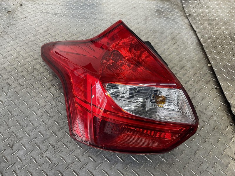2012 2013 2014 Ford Focus Tail Light Hatchback Left Driver Lh Side Oem