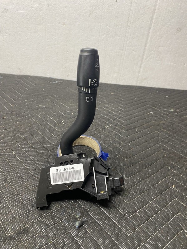 2014 FORD E250 HEAD LIGHT TURN SIGNAL SWITCH AND WIPER SWITCH OEM
