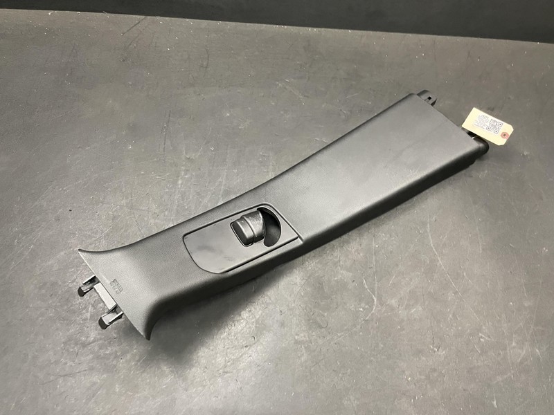 Center Right B Pillar Upper Trim Panel 2018 Jeep Grand Cherokee 5VP04DX9AC 16-21