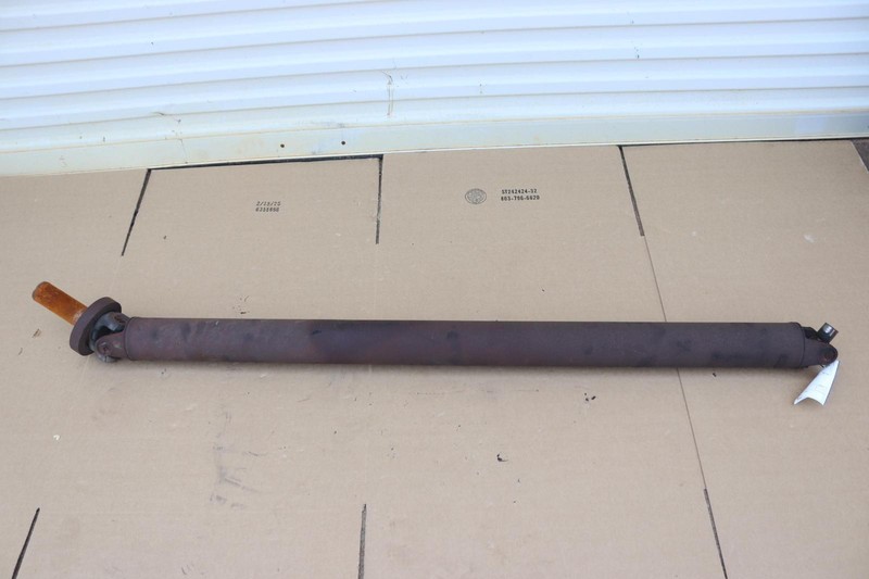2007-2014 CADILLAC ESCALADE 4X2 6.2L REAR DRIVESHAFT CARDAN SHAFT OEM