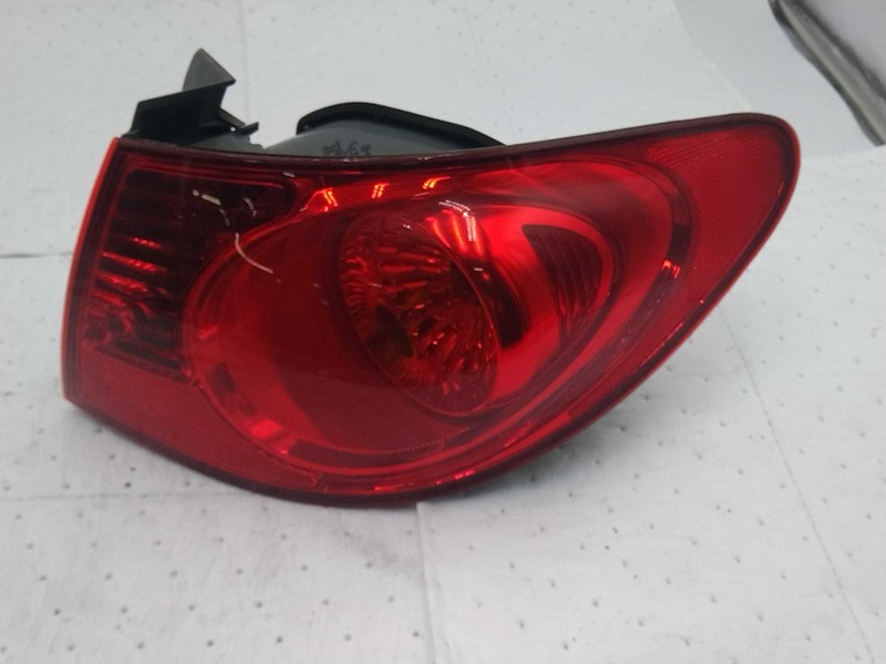 2010 Hyundai Elantra Right Tail Light Assembly Grey OEM 162602 Used 170K Mi
