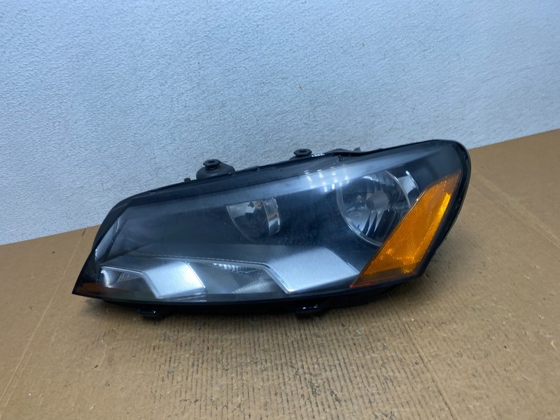 2012-2015 Volkswagen Passat Left Driver LH Side Halogen Headlight OEM AE1468 DW