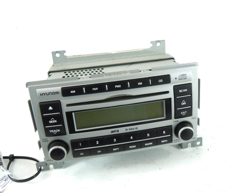 2007 2008 Hyundai Santa Fe AM FM Radio CD Disc MP3 Player Receiver OEM 28097855