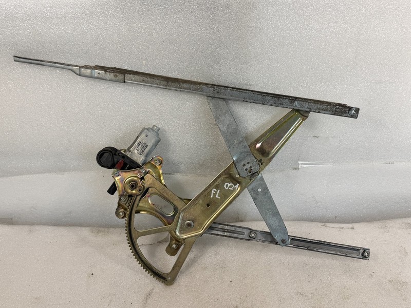 01-06 LEXUS UCF30L LS430 FRONT LEFT DRIVER DOOR WINDOW REGULATOR MOTOR OEM #021