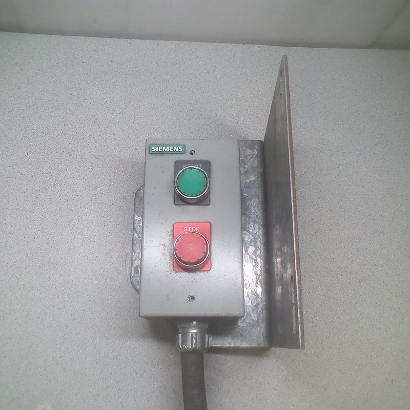 Siemens 3SB0222 Push Button Switch Assembly START/STOP