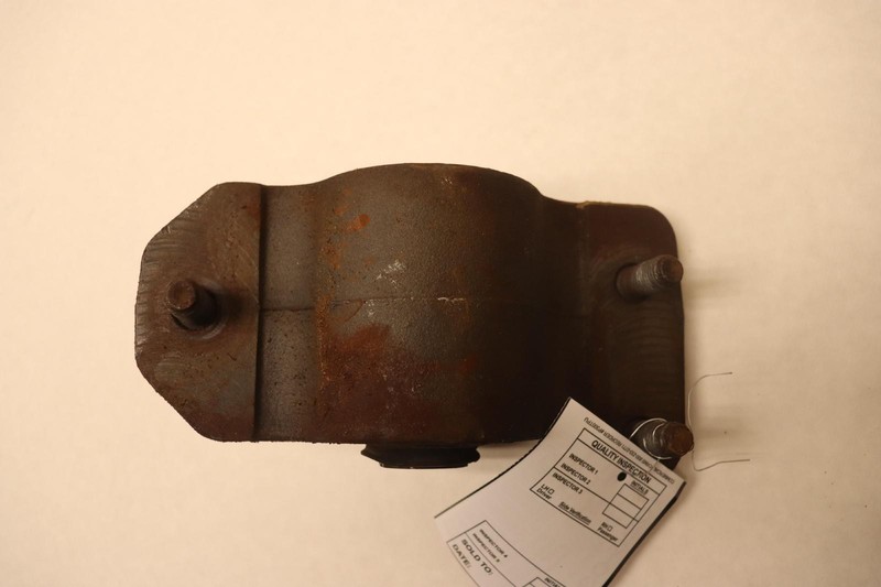 2011-2016 FORD F350 SD F250 SD POWERSTROKE 6.7L LEFT ENGINE MOUNT SUPPORT OEM
