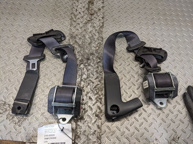 05-13 Chevrolet Corvette C6 Right & Left Seatbelt Retractor Pair GM OEM 1184