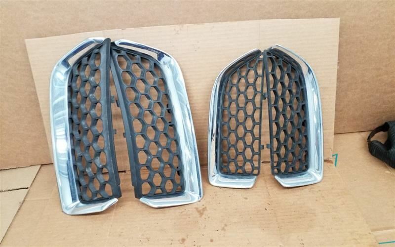 Grille Sedan Fits 04-06 STRATUS 223348