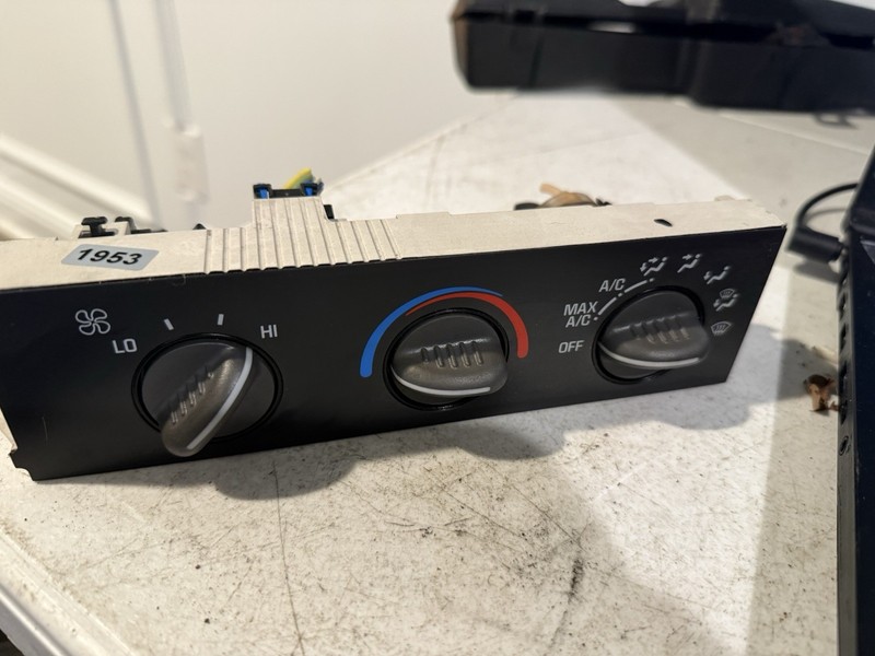 2001-2007 CHEVROLET EXPRESS 2500 VAN AC HEATER CLIMATE TEMP CONTROL OEM