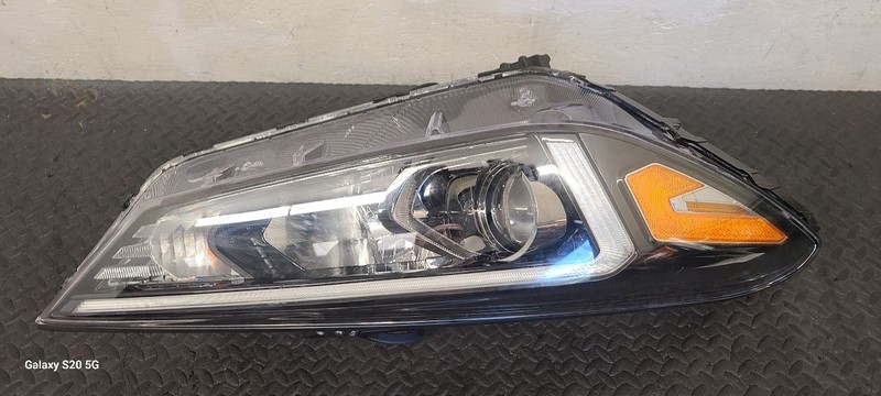 (19-21) Hyundai Tucson Right Passenger Headlamp Assembly WithLED OEM 92102-D3750