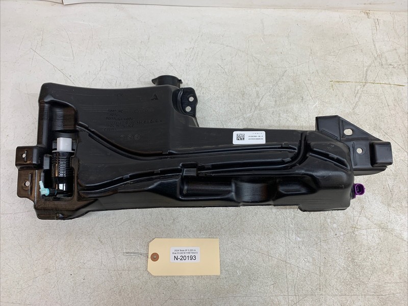 ⚡️24-25TESLA Model 3 1807860-00-E Windshield Resevoir Oem with Pump 20193 M20