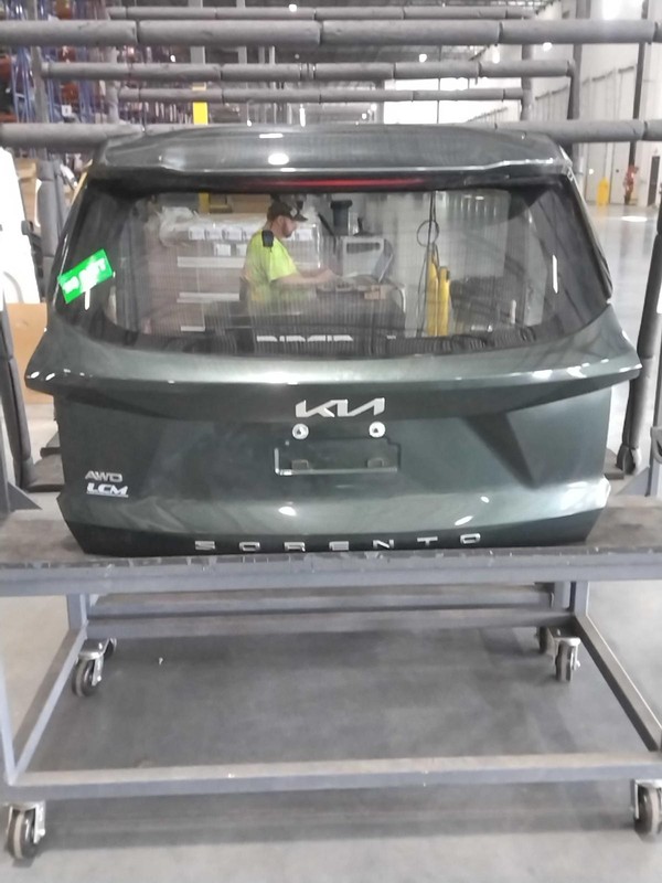 Used Deck Lid fits: 2022 Kia Sorento power liftgate rear view camera Grade A
