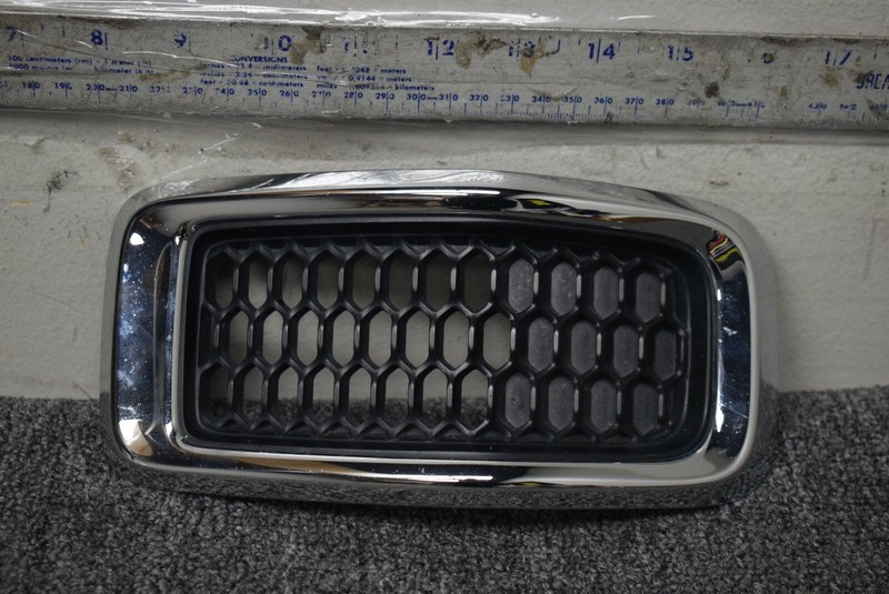 2014-2018 JEEP CHEROKEE FRONT RADIATOR GRILLE FACTORY OEM