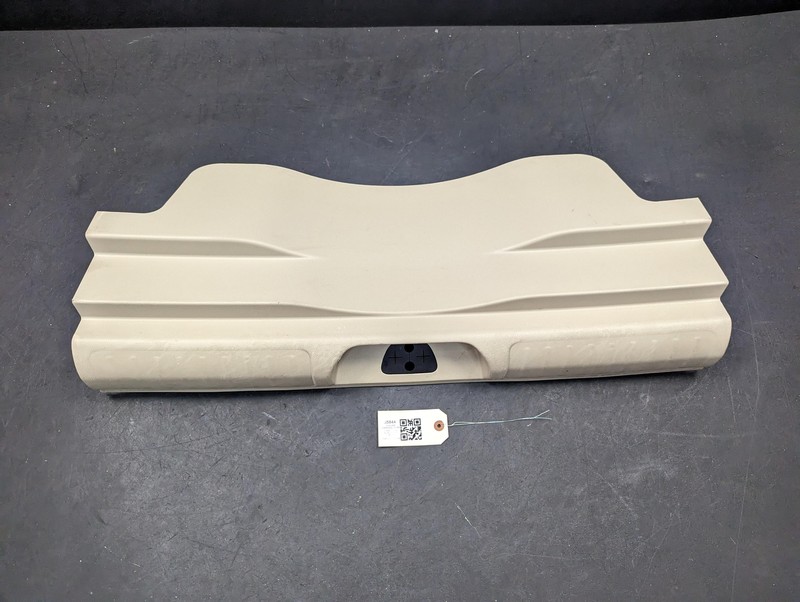 Rear Trunk End Sill Scuff Plate 2019 Jeep Cherokee 6AV291L1AB 2020 2021 2022