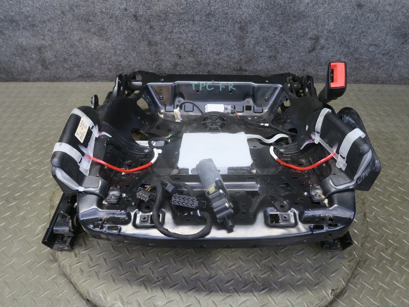 11-18 PORSCHE CAYENNE 958 FRONT RIGHT SEAT LOWER FRAME RAIL TRACK W/ MOTORS