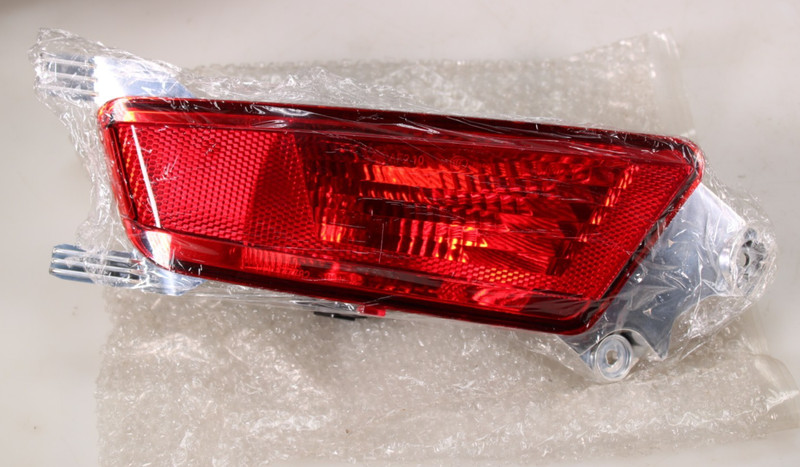 2012-2015 RANGE ROVER EVOQUE REAR BUMPER REFLECTOR LIGHT LEFTBJ32-15K273