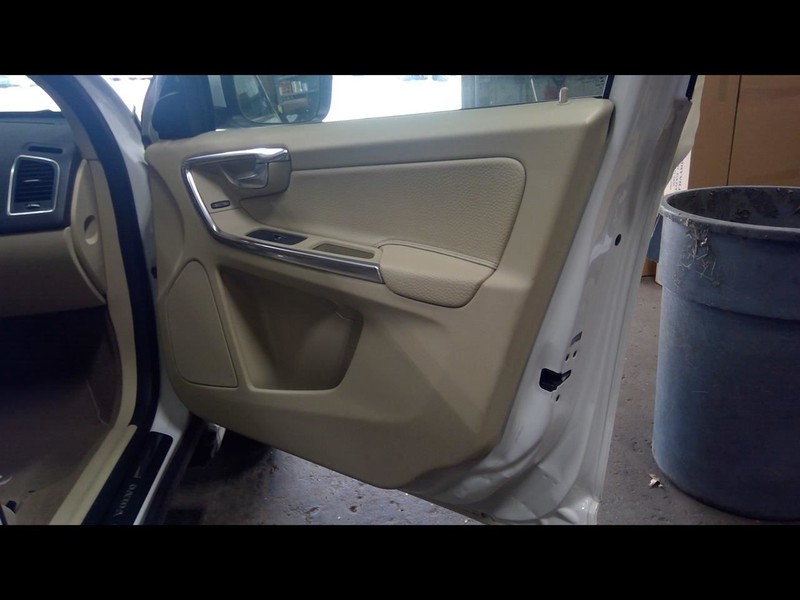 2014 XC60 Passenger Right Front Door Trim Panel 1607202