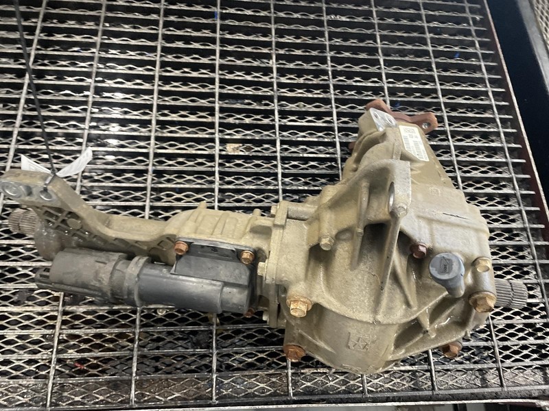 13-'21 RAM 1500 CLASSIC front differential 3.21 ratio 77k miles 6 Mo Warranty!