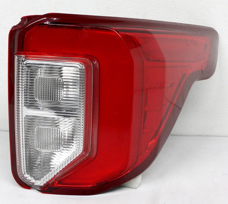 OEM Right Passenger Halogen Tail Lamp For Ford Explorer LB5Z-13404-F Lens Chip