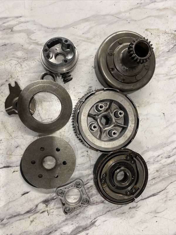 1983 83 HONDA ATC 200ES 200 ES 3-WHEELER ENGINE MOTOR CENTRIFICAL CLUTCH